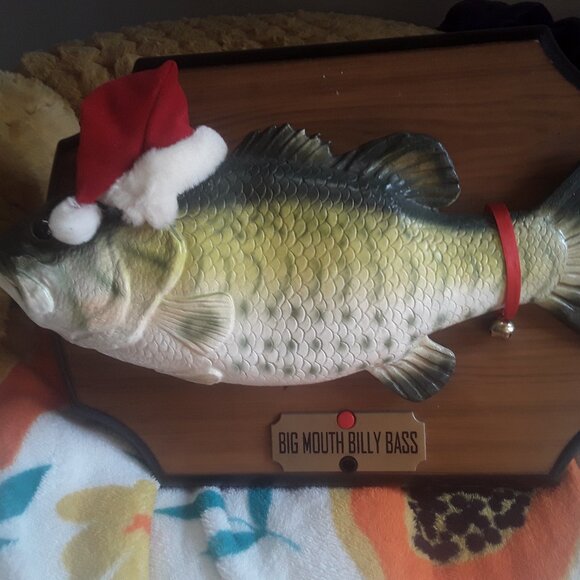 Gemmy Singing Big Mouth Billy Bass Christmas Edition 1999 Works Comes w/ Plug - Picture 1 of 3
